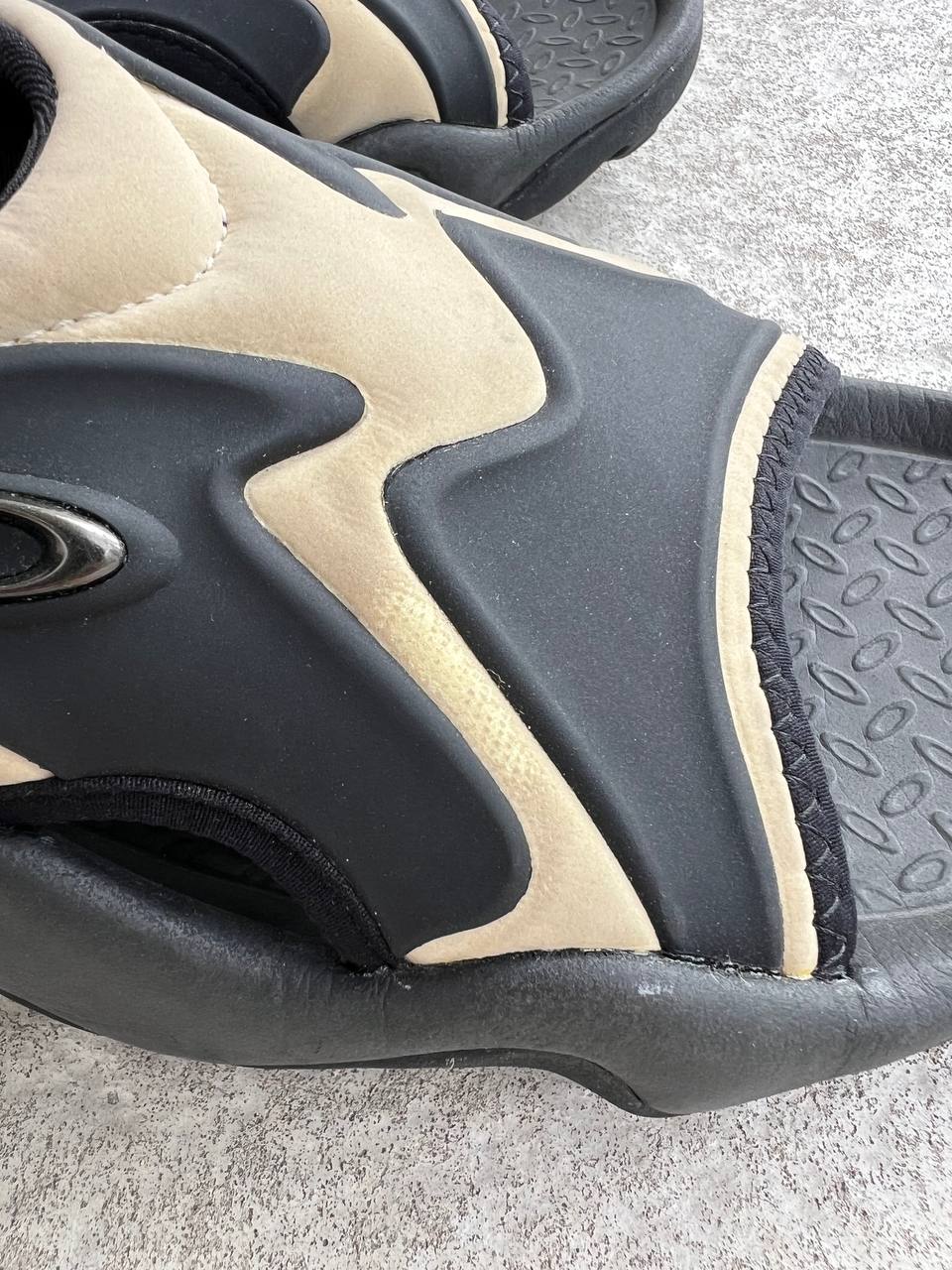 OAKLEY SMOKE SANDALS