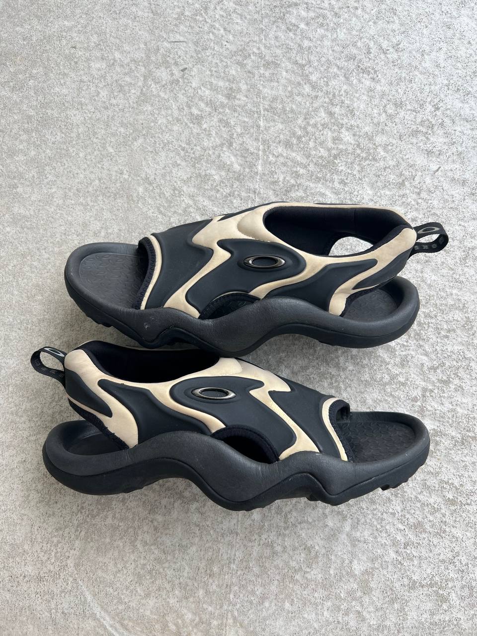 OAKLEY SMOKE SANDALS